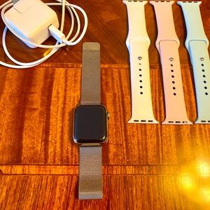 Perfect condition— Apple Watch Series 6 Gold Stainless Steel